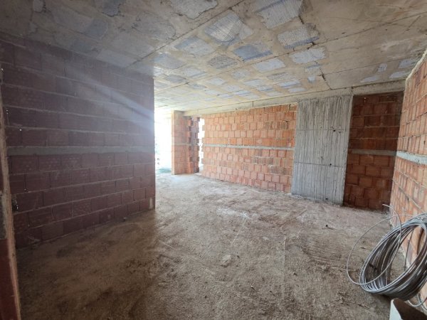 Tirane, shes apartament 2+1+Ballkon Kati 9, 93 m²