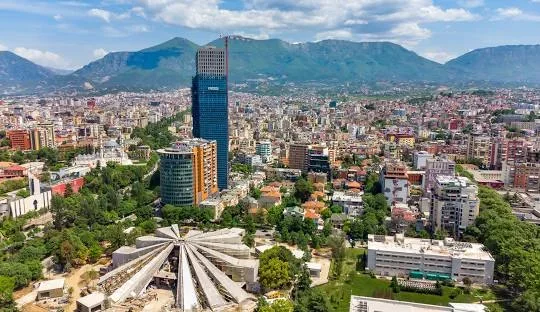 Tirane, jepet me qera apartament 1+1 Kati 1, 35 m² 400 € (myslym shyri)
