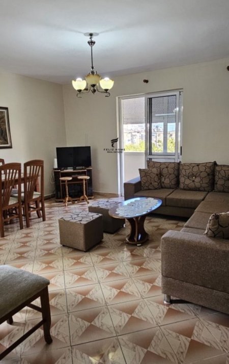 Tirane, jepet me qera apartament 2+1 Kati 5, 80 m² 500 € (MATERNITETI I RI)