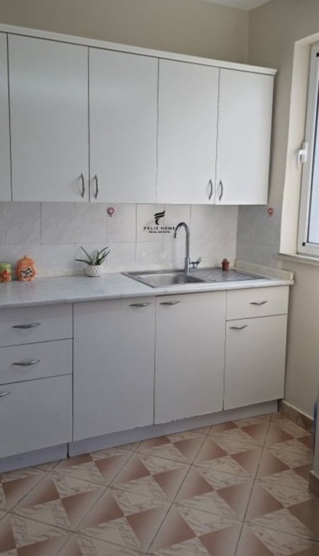 Tirane, jepet me qera apartament 2+1 Kati 5, 80 m² 500 € (MATERNITETI I RI)