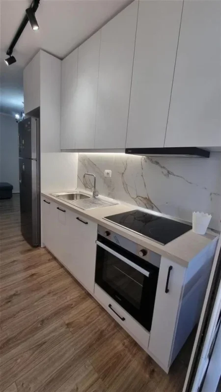 Tirane, jepet me qera apartament 1+1 Kati 7, 60 m² 530 € (Don Bosko shkolla Qazim Turdiu)