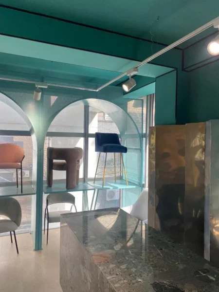 Tirane, jepet me qera ambjent biznesi Kati 2, 80 m² 850 € (Bulevardi Gjergj Fishta)