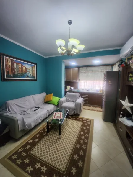 Tirane, jepet me qera apartament 2+1 , 83 m² 700 € (Rr, Vorpsi)