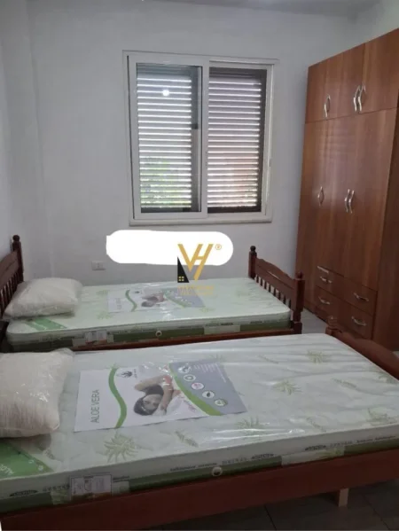 Tirane, jepet me qera apartament 2+1+Ballkon Kati 2, 120 m² 450 € (SHKOLLA E BASHKUAR)