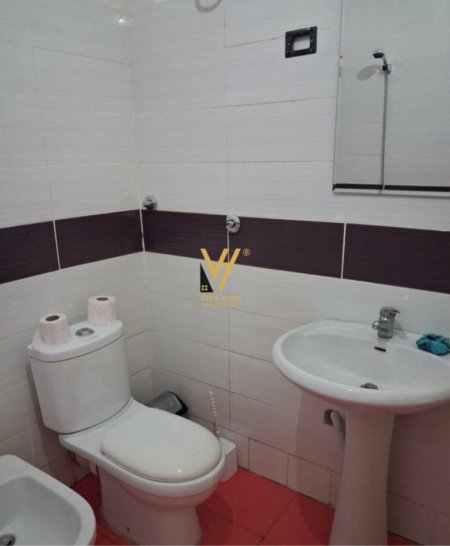 Tirane, jepet me qera apartament 2+1+Ballkon Kati 2, 120 m² 450 € (SHKOLLA E BASHKUAR)