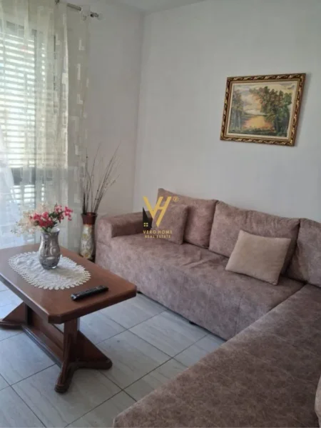 Tirane, jepet me qera apartament 2+1+Ballkon Kati 2, 120 m² 450 € (SHKOLLA E BASHKUAR)