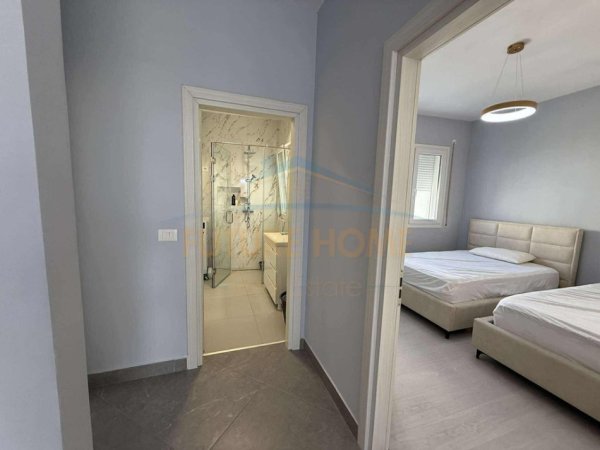 Tirane, jepet me qera apartament 2+1 Kati 7, 98 m² 700 € (Unaza e Re , Riverside Residence)