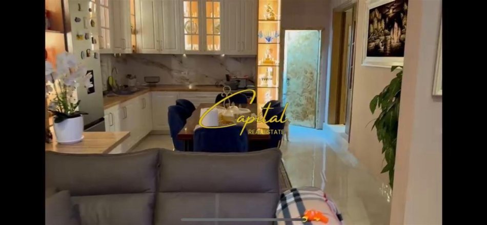 Tirane, shitet apartament 2+1 Kati 1, 185 m² 200.000 € (VASIL SHANTO)