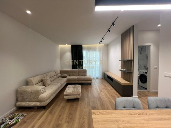 Tirane, shitet apartament 2+1 Kati 4, 125 m² 265.000 € (Fusha Aviacionit)