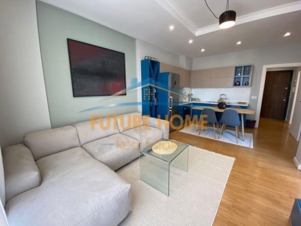 Tirane, jepet me qera apartament 1+1 Kati 4, 65 m² 700 € 