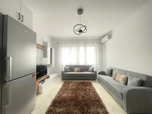 Tirane, jap me qera apartament 2+1 , 600 € 