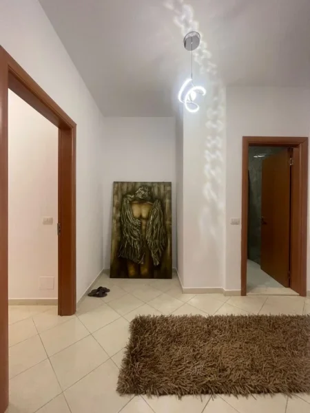 Tirane, jap me qera apartament 2+1 , 600 € 