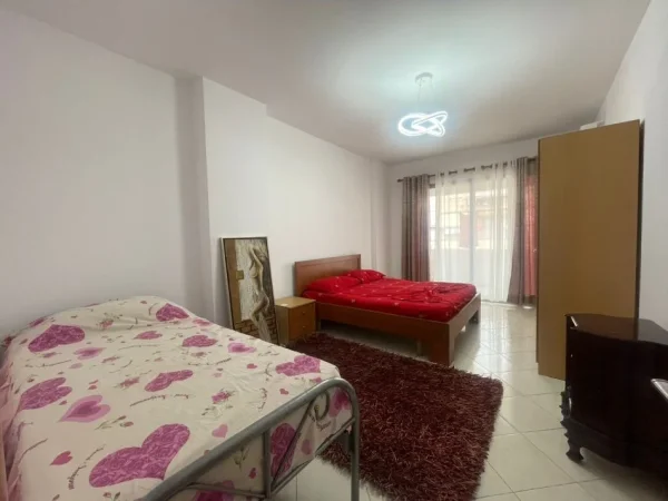 Tirane, jap me qera apartament 2+1 , 600 € 