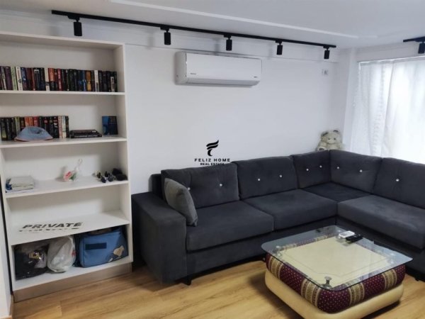 Tirane, jepet me qera apartament duplex 1+1 Kati 2, 60 m² 800 € (YZBERISHT)