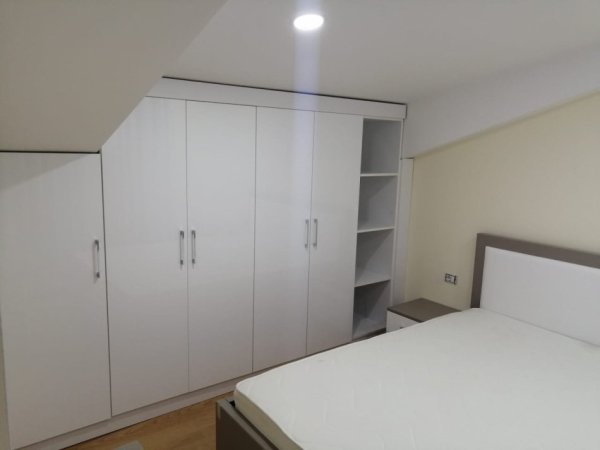 Tirane, jap me qera apartament 2+1+Ballkon Kati 3, 85 m² 450 € (Kinostudio)