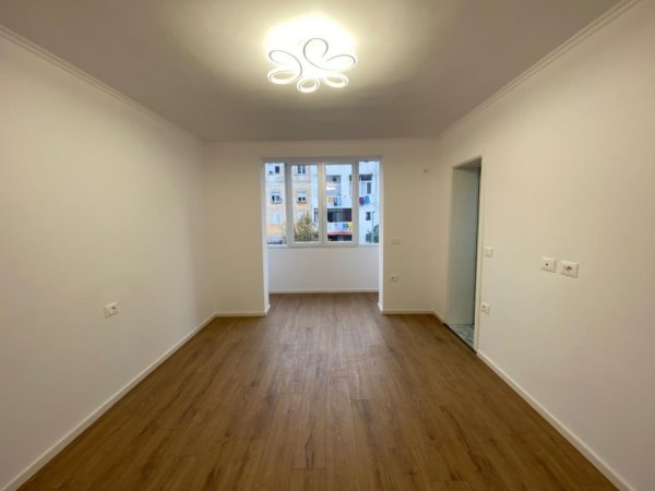 Tirane, shes garsonier 1+1 Kati 3, 30 m² 95.000 € (Myslym Shyr)
