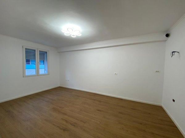 Tirane, shes apartament 1+1 Kati 3, 42 m² 135.000 € (Myslym Shyr)