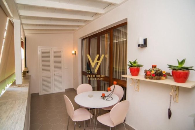 Tirane, jepet me qera apartament 3+1+Ballkon Kati 2, 140 m² 1.500 € (BLLOK)