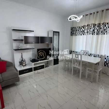 Tirane, jepet me qera Vile 2+1 Kati 3, 100 m² 500 € (Sauk)