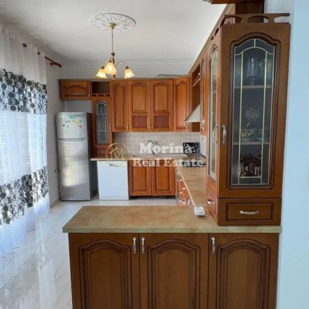 Tirane, jepet me qera Vile 2+1 Kati 3, 100 m² 500 € (Sauk)