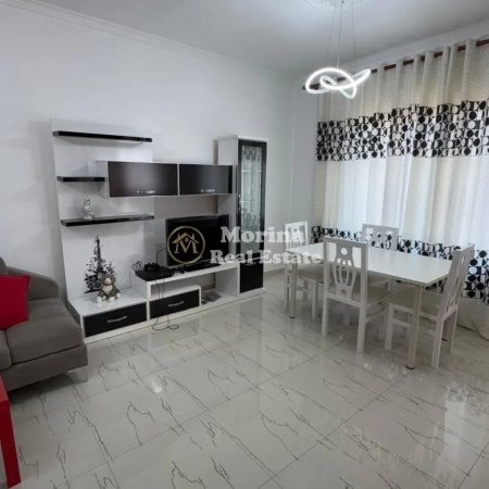 Tirane, jepet me qera Vile 2+1 Kati 3, 100 m² 500 € (Sauk)