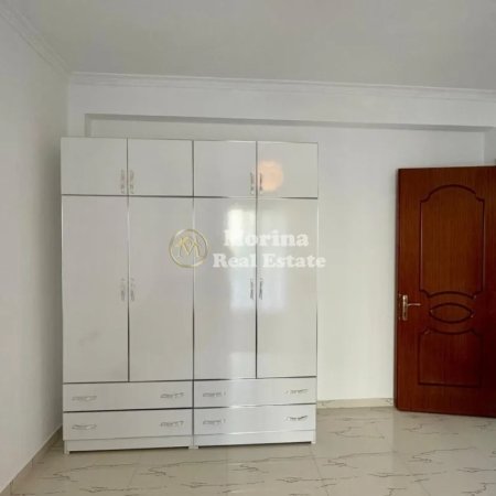 Tirane, jepet me qera Vile 2+1 Kati 3, 100 m² 500 € (Sauk)