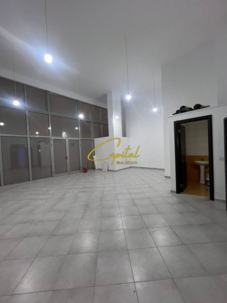 Tirane, jepet me qera dyqan Kati 0, 60 m² 750 € (ASTIR)