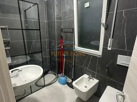 Tirane, jepet me qera apartament 1+1 Kati 3, 60 m² 550 € 
