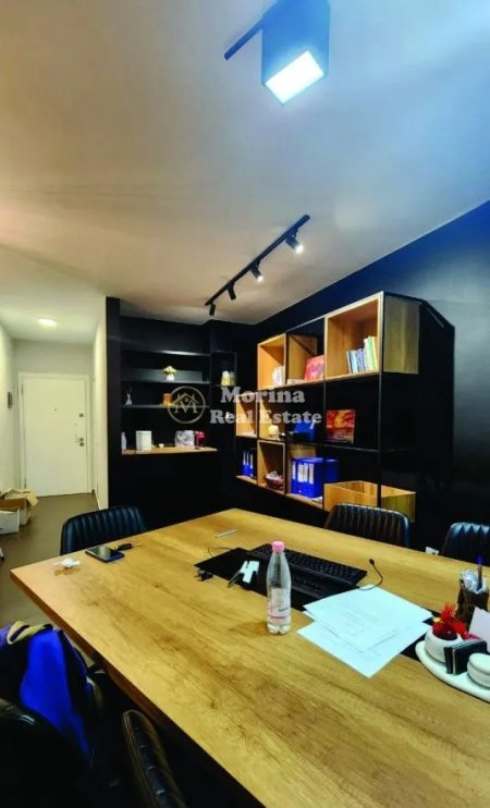 Tirane, jepet me qera ambjent biznesi Kati 1, 85 m² 850 € (Liqeni Artificial)