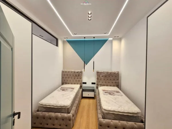 Tirane, jepet me qera apartament 2+1 Kati 1, 85 m² 900 € (kodra diellit)