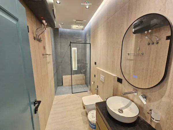 Tirane, jepet me qera apartament 2+1 Kati 1, 85 m² 900 € (kodra diellit)