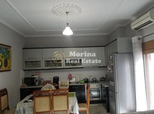 shitet Vile 3+1 Kati 4, 720 m² 730.000 € (Rruga Dhimitër Pasko)