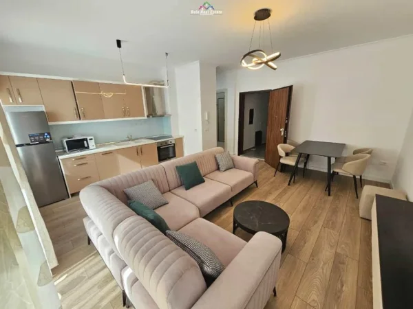 Tirane, jepet me qera apartament 2+1 Kati 2, 90 m² 800 € (kodra diellit)