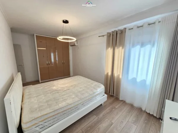 Tirane, jepet me qera apartament 2+1 Kati 2, 90 m² 800 € (kodra diellit)