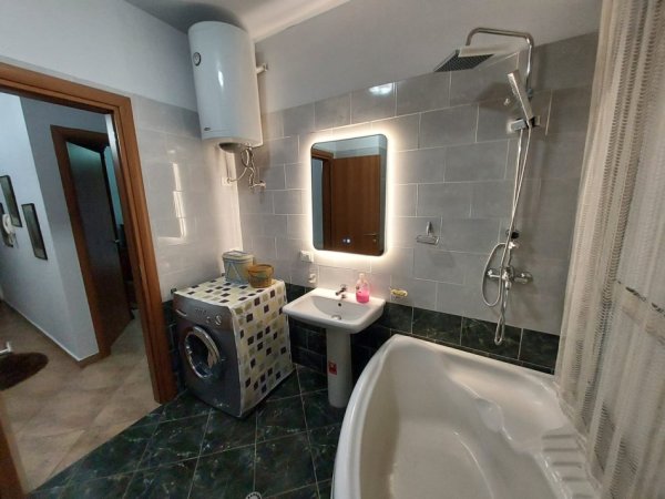 Tirane, jepet me qera apartament 2+1+Aneks+Ballkon Kati 3, 90 m² 750 € (Kompleksi Delijorgj)