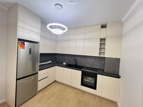 Tirane, jepet me qera apartament 2+1 Kati 5, 100 m² 1.000 € (mine peza)