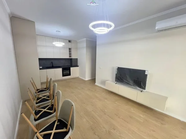 Tirane, jepet me qera apartament 2+1 Kati 5, 100 m² 1.000 € (mine peza)