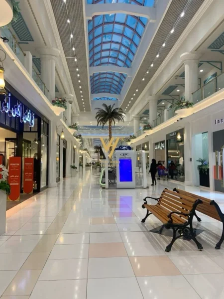 Tirane, jepet me qera dyqan Kati 0, 71 m² 1.000 € (SIRI KODRA)