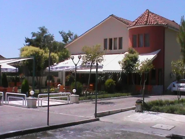 Tirane, shes ambjent biznesi Kati 1, 1.000 m² 1.500.000 € (aeroport Rinas)