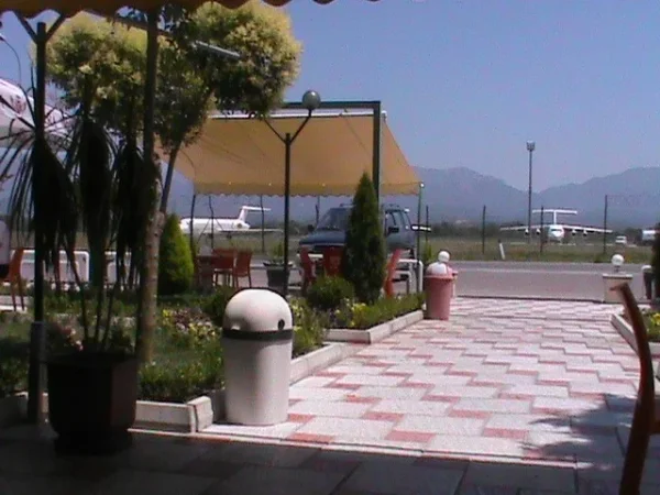 Tirane, shes ambjent biznesi Kati 1, 1.000 m² 1.500.000 € (aeroport Rinas)