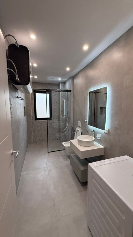 Tirane, jepet me qera apartament 2+1+Aneks+Ballkon Kati 5, 98 m² 800 € (Kodra e Diellit, tek hyrja e rezidences Kodra e Dillit 1)