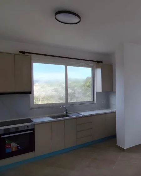 Tirane, jepet me qera apartament 2+1 Kati 4, 84 m² 450 € (yzberisht)