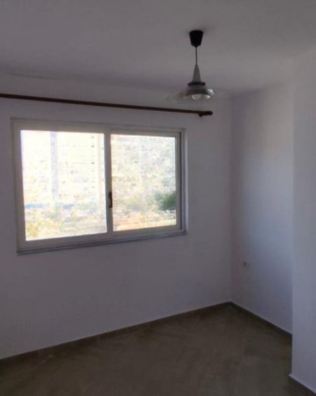 Tirane, jepet me qera apartament 2+1 Kati 4, 84 m² 450 € (yzberisht)