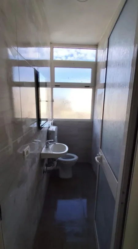 Tirane, jepet me qera apartament 2+1 Kati 4, 84 m² 450 € (yzberisht)