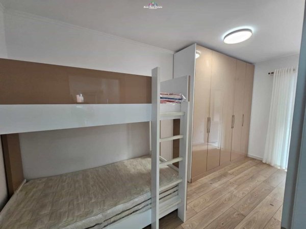 Tirane, jepet me qera apartament 2+1 Kati 2, 90 m² 800 € (kodra e diellit)