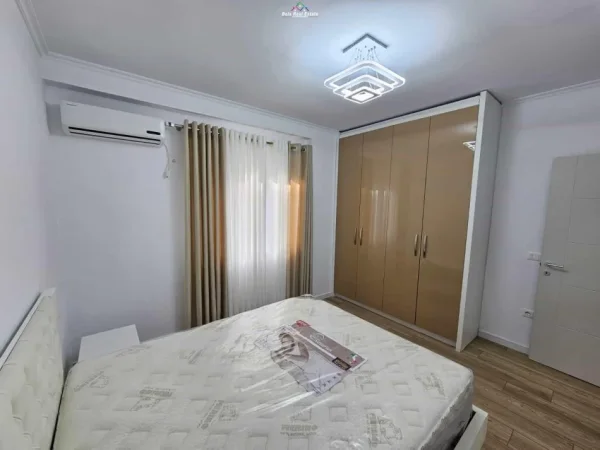 Tirane, jepet me qera apartament 2+1 Kati 2, 90 m² 800 € (kodra e diellit)