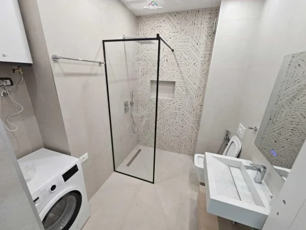 Tirane, jepet me qera apartament 2+1 Kati 2, 90 m² 800 € (kodra e diellit)