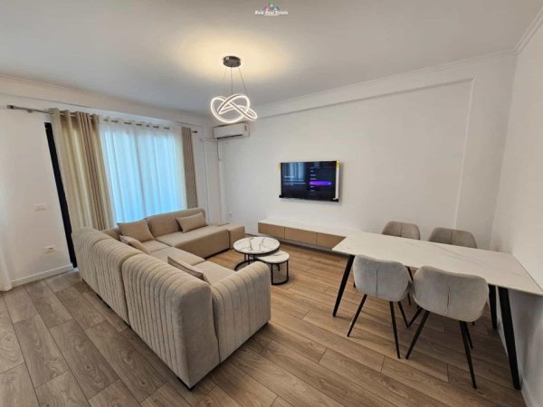 Tirane, jepet me qera apartament 2+1 Kati 2, 70 m² 800 € (kodra e diellit 1)