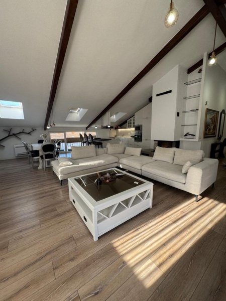 Tirane, jepet me qera apartament+verande | Penthouse 3+1+Aneks+Ballkon Kati 3, 250 m² 2.200 € (TEG)