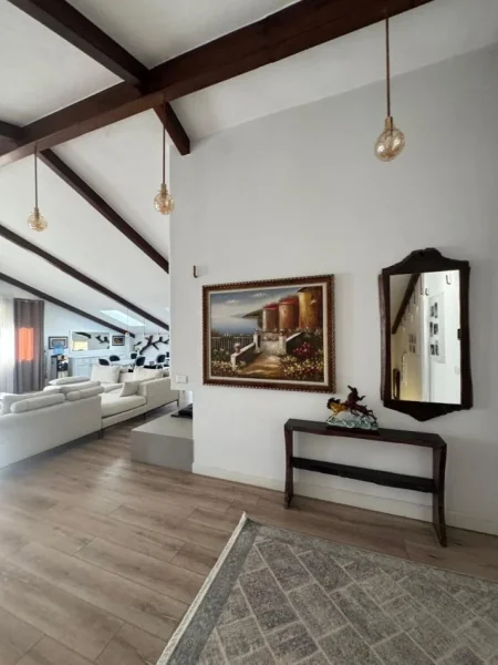 Tirane, jepet me qera apartament+verande | Penthouse 3+1+Aneks+Ballkon Kati 3, 250 m² 2.200 € (TEG)